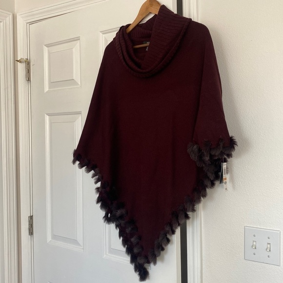 Alfani NWT plum fur trim sweater poncho. - Picture 3 of 8